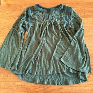 New Directions boho long sleeve shirt eyelet army green bell sleeve flowy large